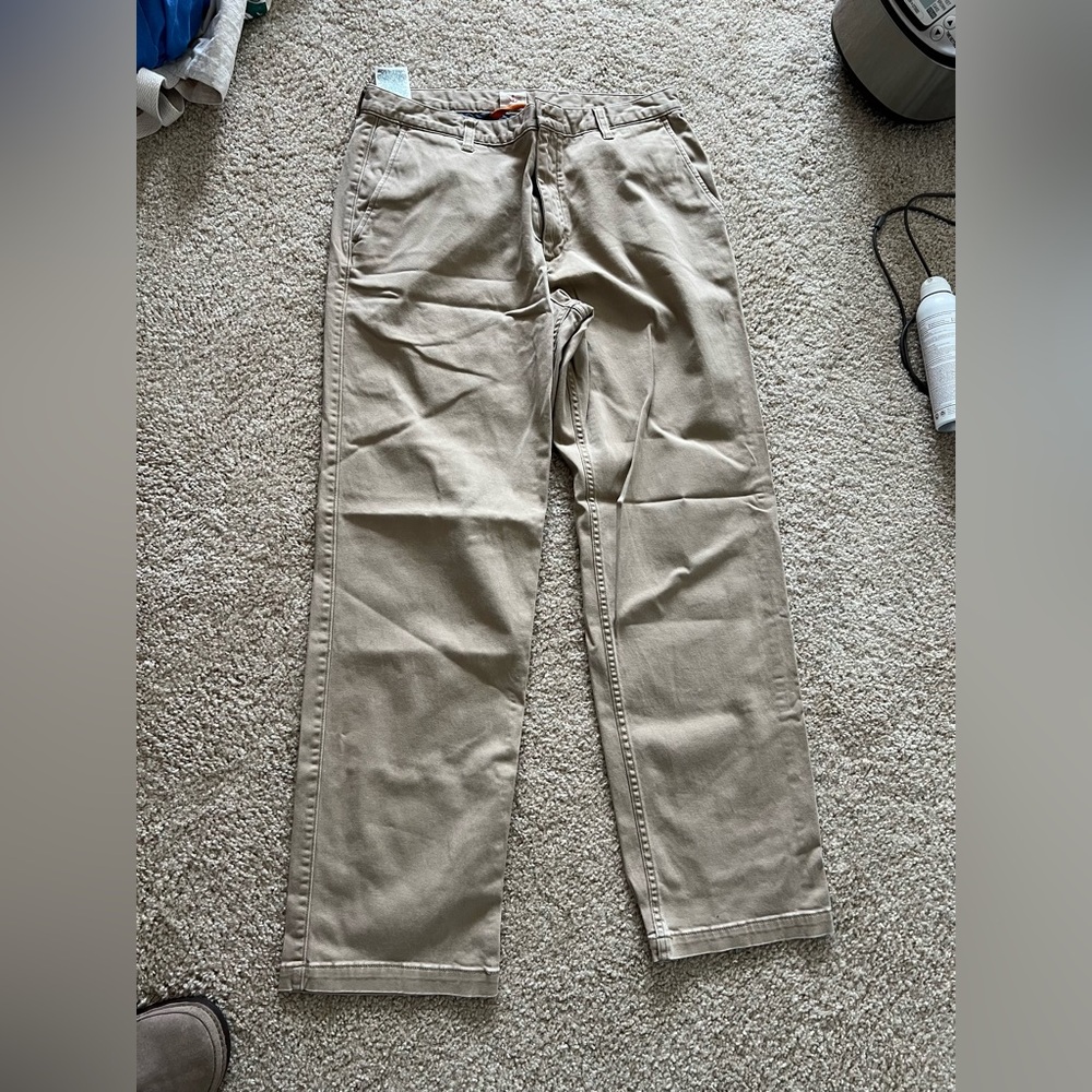 Dockers straight fit tan chinos - great for summer and fall size 34/32